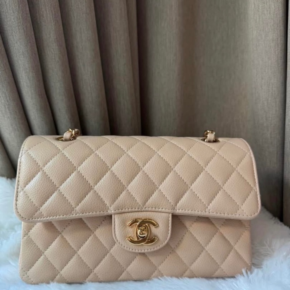 Chanel Classic 9